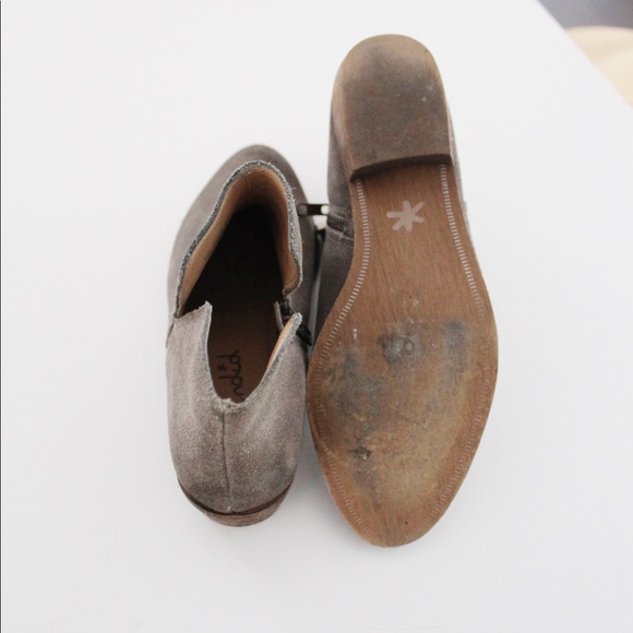 Splendid Suede Hamptyn Booties - Picture 5 of 8